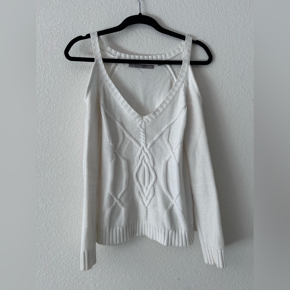 Guess White V-Neck Cold Shoulder Cable Knit Sweater Size XS